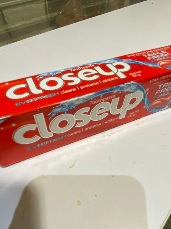 Close Up Toothpaste